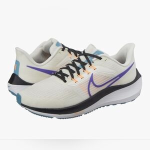 Size 7.5 - Women's Nike Air Zoom Pegadus 39